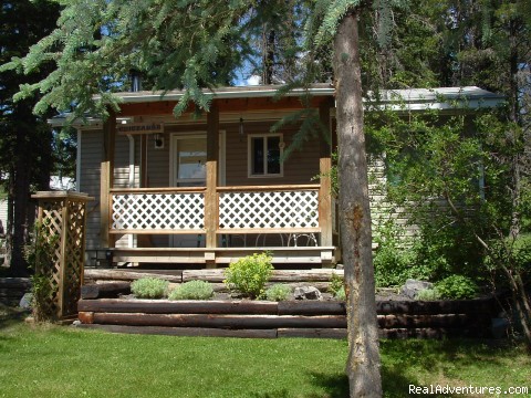 Cheechako Cabins, your Rocky Mountain Getaway: Chickadee