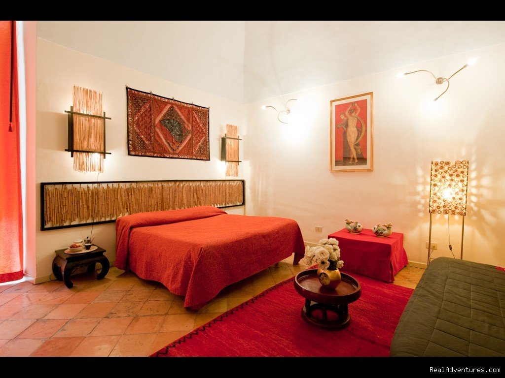 Orchids room | B&B diLetto a Napoli, Naples, Italy | Naples, Italy | Bed & Breakfasts | Image #1/14 | 