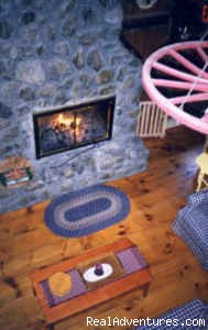 Mirror Lake Lodge -Lakefront Vacation Rental: Fireplace in your Living room