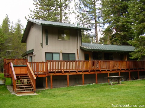 LUXURY S. LK. TAHOE VACATION RENTAL & BOAT CHARTER: 4 BEDROOM, 3 BATH WITH HOT TUB