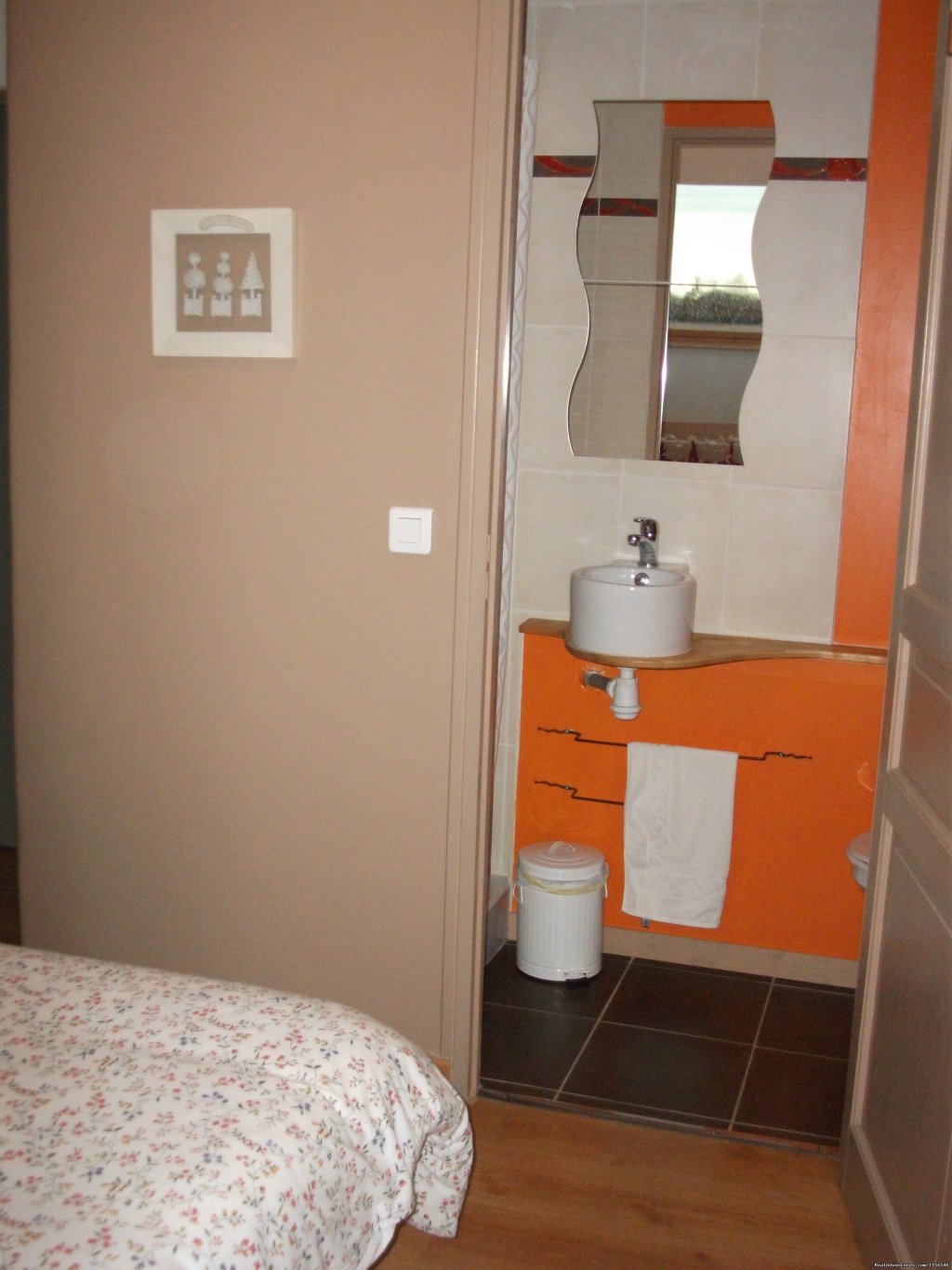 Ensuite in loft apartment | B+B/self-catering accomodations in Normandy | Image #15/23 | 