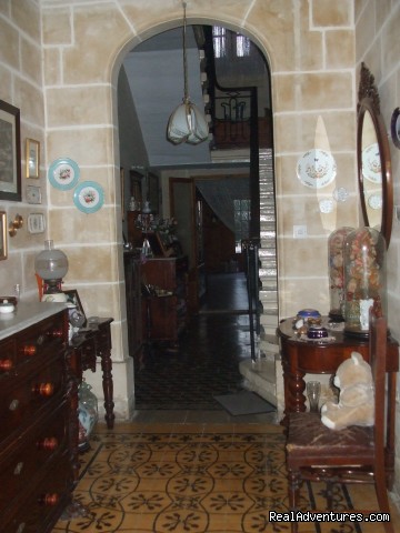Sliema Host Family Malta: Single room with sharing bathroom