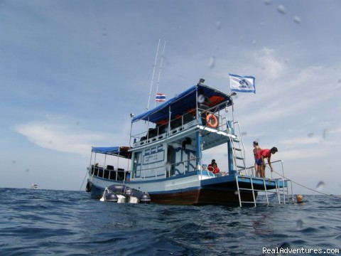 Buffalo Bay Vacation Club: Resort boat