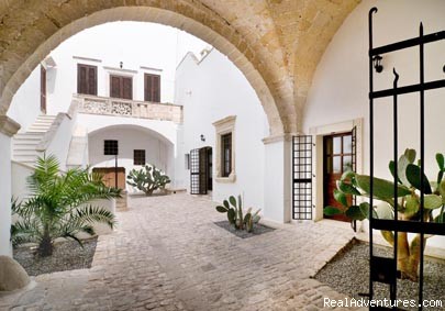 Romantic Baroque Historical Centre Vacation: Baroque court