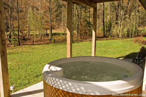 Luxury cabins on your budget: Hot Tub