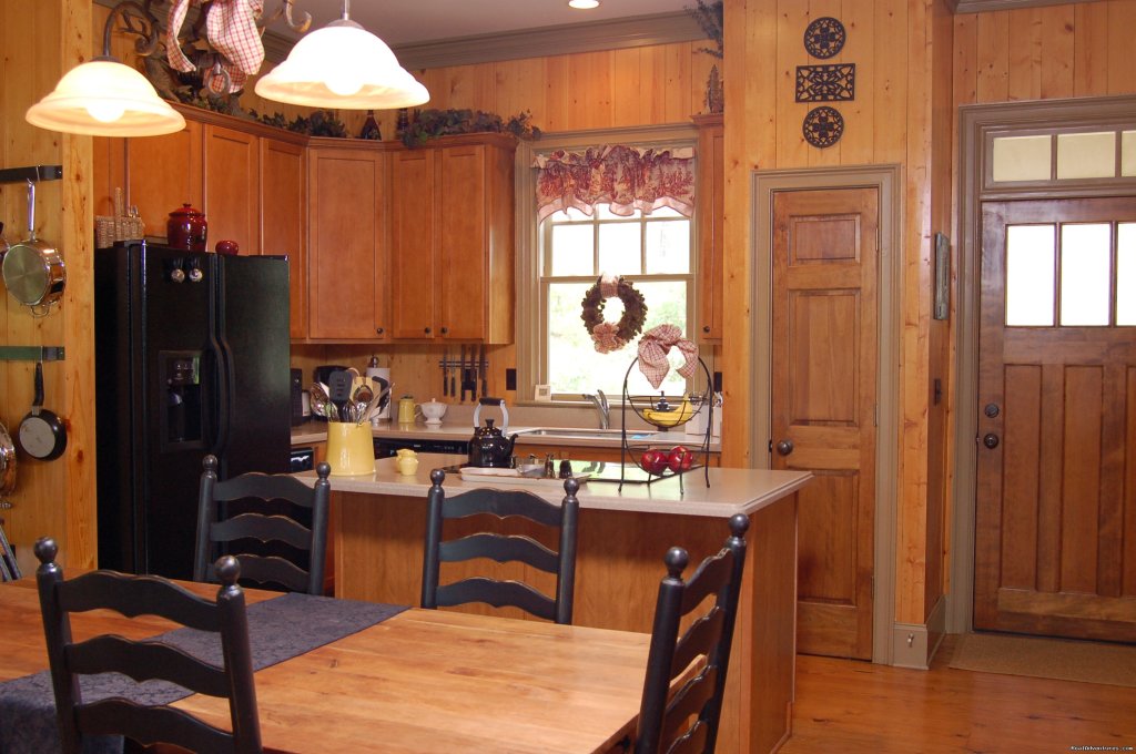 Kitchen Eating Area, seats up to 8 | Mountain Vista Home Rental in Big Canoe Resort | Image #5/15 | 