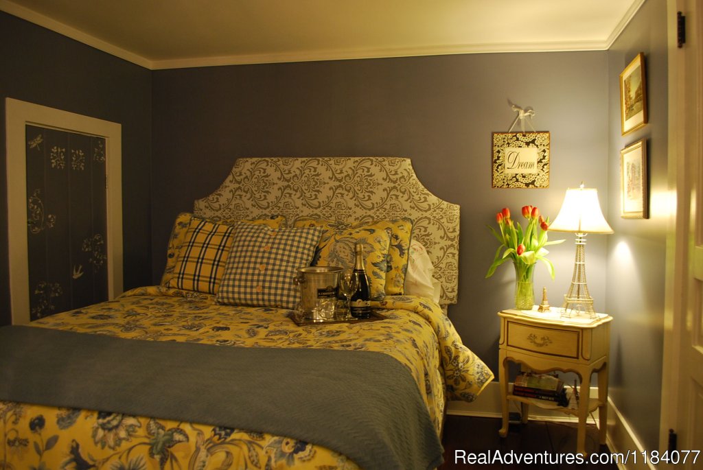 2nd floor Carmel Room | Applesauce Inn B&B | Image #5/7 | 