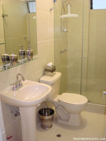 NEW 2 bd 3 bth duplex just behind the JW Marriott: Full bathroom
