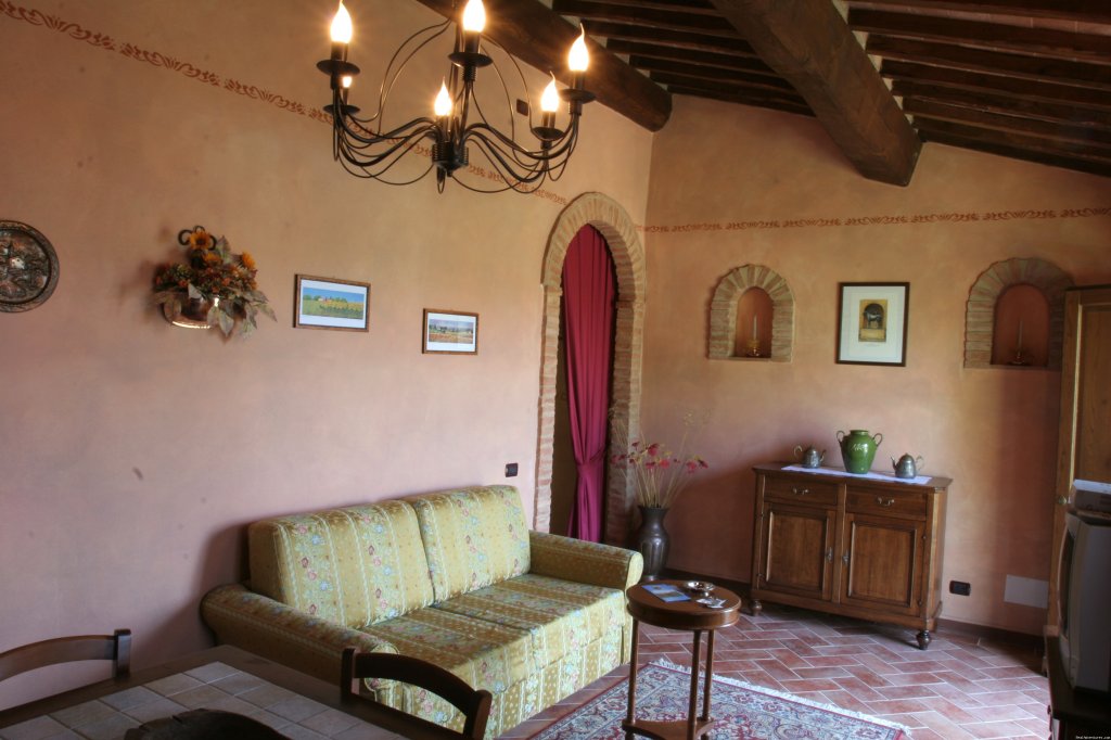 A Living Room | Romantic weeks  in Agriturismo  Renaccino | Image #3/12 | 
