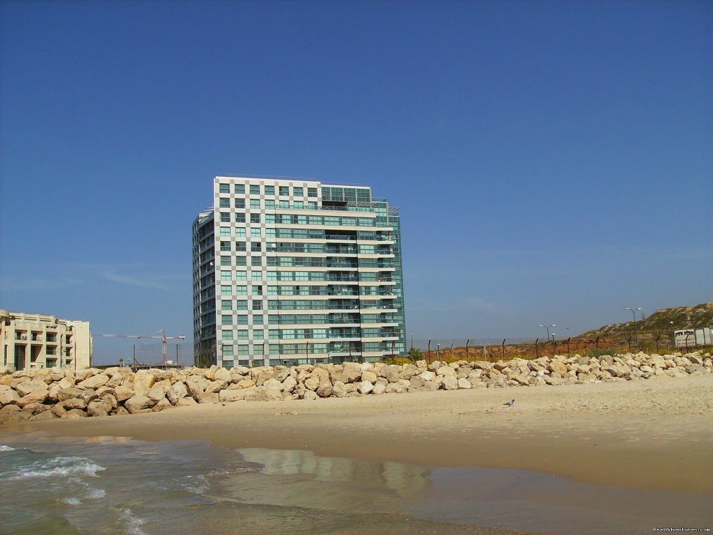 HERZLYA Marina: Spacious beachfront apartment | Image #12/15 | 