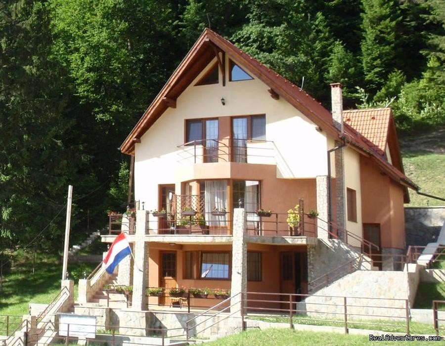 Front view | Villa Casa Olandeza Brasov mountain holiday house | Brasov, Romania | Vacation Rentals | Image #1/23 | 