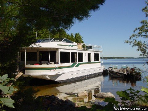 Rainy Lake Houseboats are all SkipperLiner boats