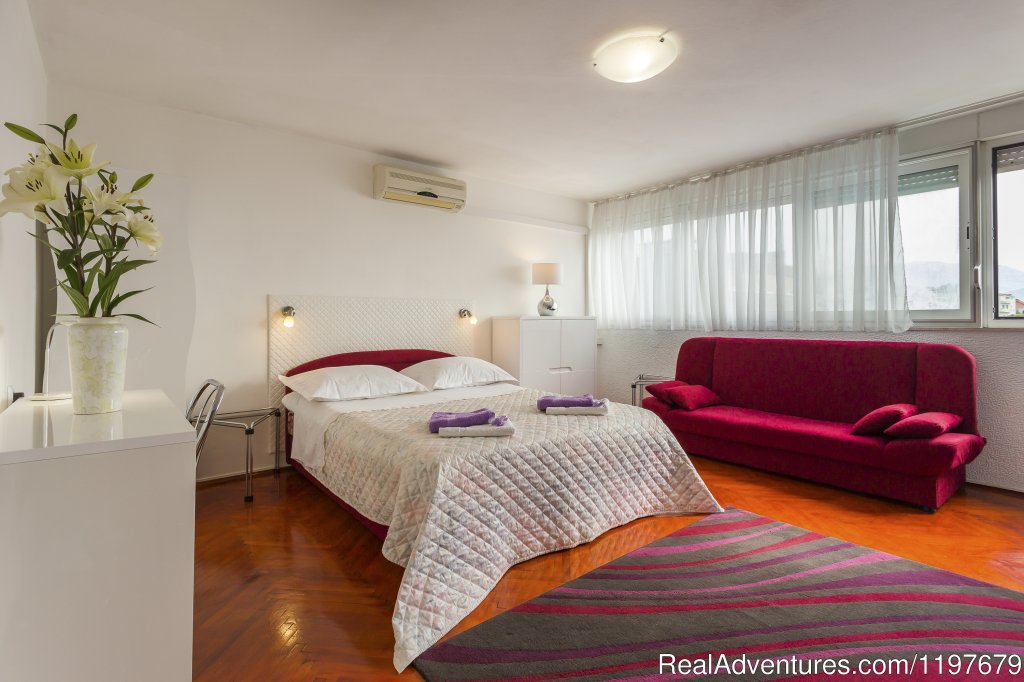Bedroom 1 | Sunny apartment with sea views close to the sandy | Image #6/22 | 