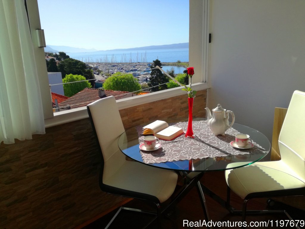 Front view | Sunny apartment with sea views close to the sandy | Image #11/22 | 
