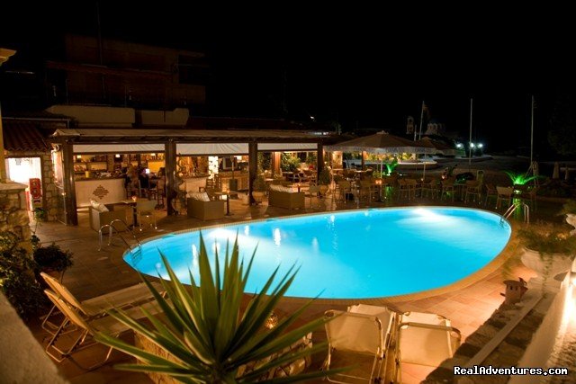  restaurant pool bar |  Discover Agistri island for romantic holidays | Image #4/10 | 