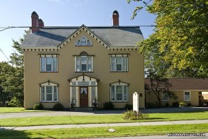 Harbour's Edge Bed & Breakfast (c 1864) | Yarmouth, Nova Scotia Bed & Breakfasts | Great Vacations & Exciting Destinations