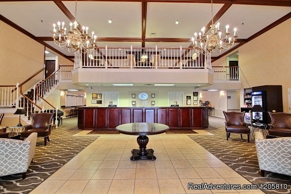 Lobby / Front Desk | Comfort Suites Appleton Airport | Appleton, Wisconsin  | Hotels & Resorts | Image #1/12 | 