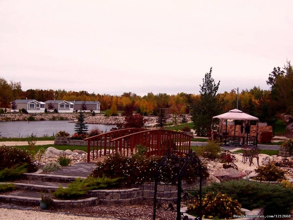 Country Charm Resort - In The Fall Time | Country Charm Romantic Resort | Image #11/25 | 