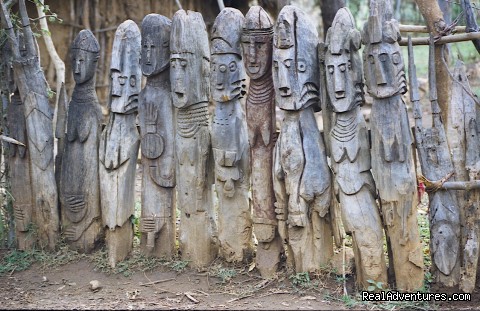 Grave Markers in Konso - Edenland Tour and Travel Ethiopia - ethiopia ethiopia sight-seeing tour addis ababa