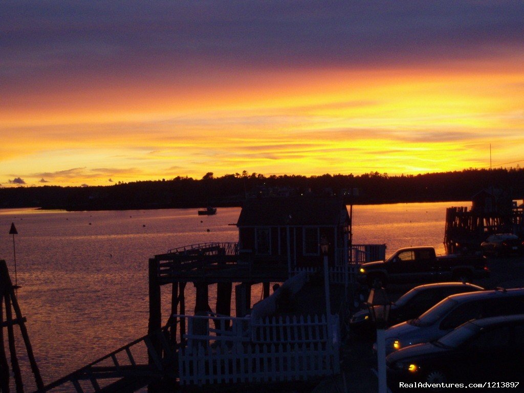 Thanksgiving Sunset at the Tugboat Inn | Getaway to the Coast at the Tugboat Inn | Image #17/17 | 