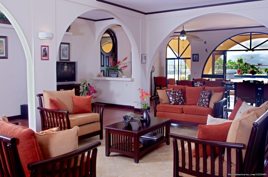 Livingroom | The Villa Cielo | Image #2/7 | 