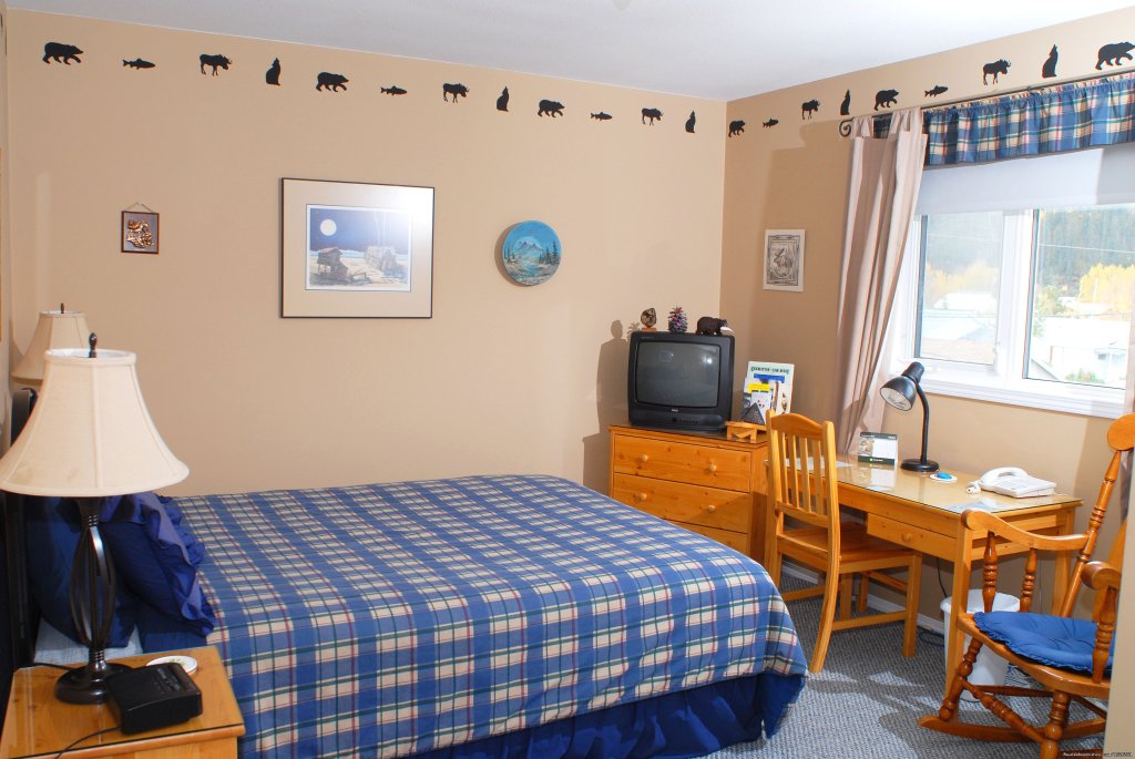 Yukon room  | Midnight Sun Inn/Bed and Breakfast | Image #4/11 | 