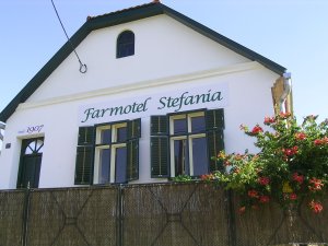 Farmotel Stefania | Tolna, Hungary | Bed & Breakfasts