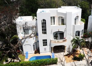 Large 5 bedroom Family Villa - Footsteps to Beach | Playa Del carmen, Mexico | Vacation Rentals