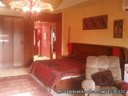 Villa for rent furnished master bedroom with bath & dressing | Villa for rent with swimming pool in Sheikh zayed | Image #4/8 | 