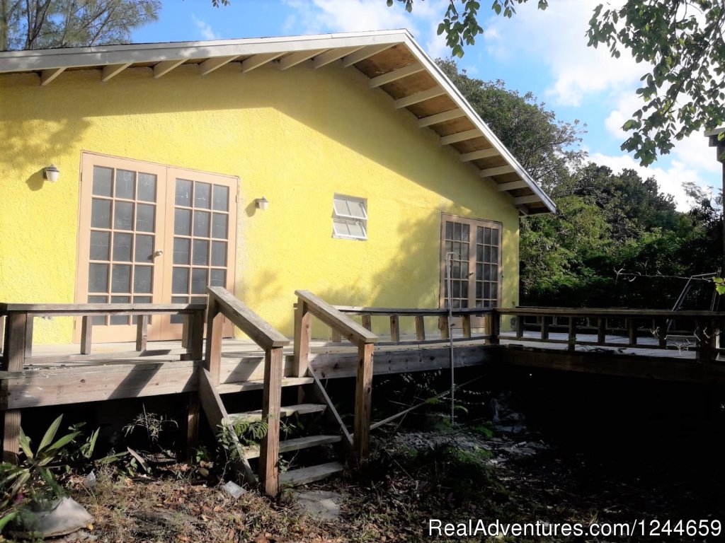 Front towards beach | Charming 2Bed/2Bath Cottage On Secluded Pink Sand | Image #4/13 | 