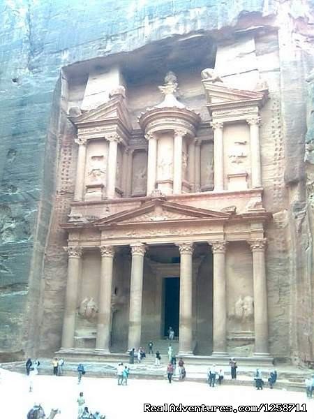 Trips to Petra | Best Budget Hotel in Amman with Cheap Daily Trips | Amman, Jordan | Bed & Breakfasts | Image #1/5 | 
