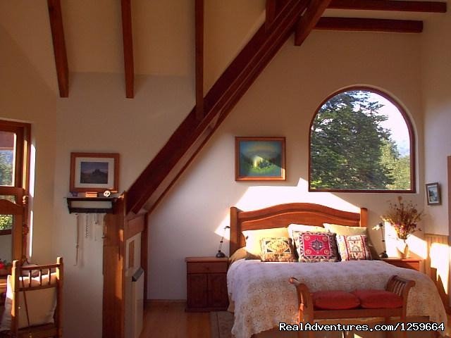 Master Bedroom | House of Divine Views | Image #3/6 | 