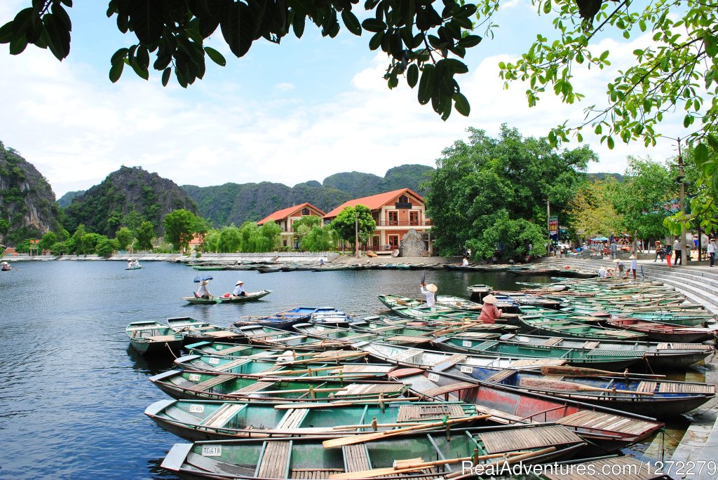 Hoa Lu- Tam Coc of Ninh Binh Vietnam | Vietnam Timeless Charm 10 days | Image #17/23 | 