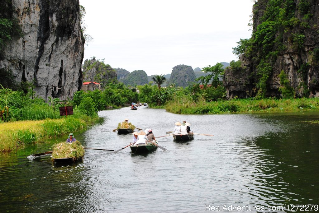 Hoa Lu- Tam Coc of Ninh Binh Vietnam | Vietnam Timeless Charm 10 days | Image #18/23 | 