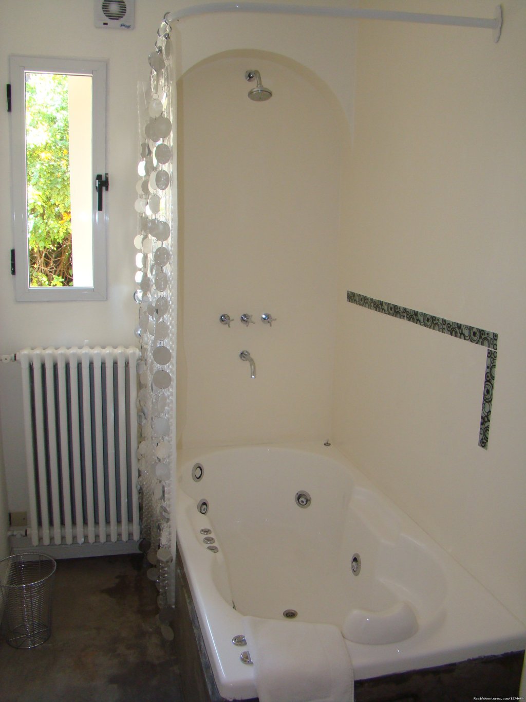 Lovely bathroom with Jacuzzi | Charming Home Buenos Aires | Image #11/26 | 