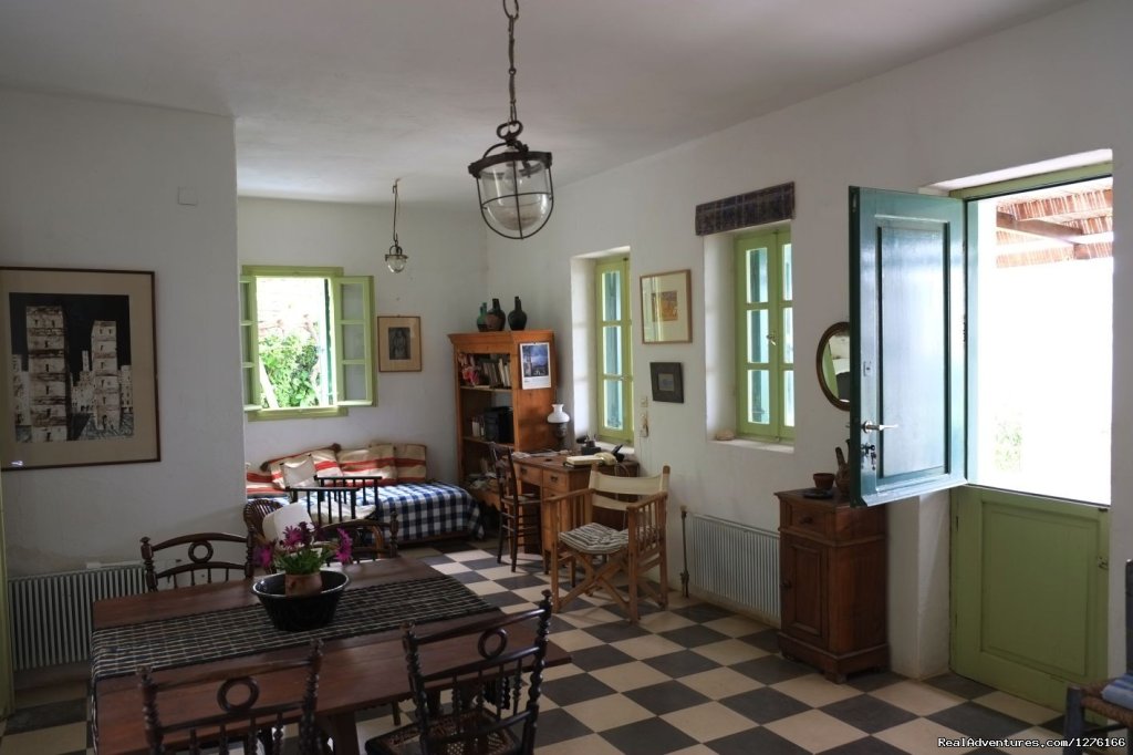 Cottage by the Sea, Sitting/Dinning Room | Cottage by the Sea, Near the Center of Athens | Image #3/11 | 