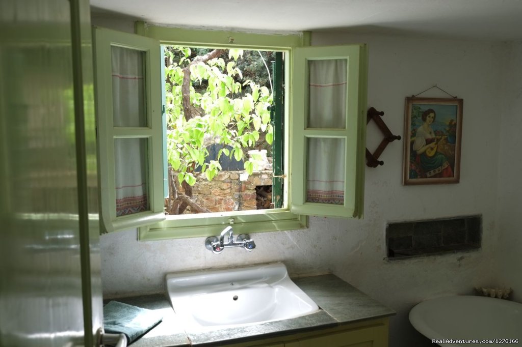 Cottage by the Sea, Bathroom | Cottage by the Sea, Near the Center of Athens | Image #10/11 | 