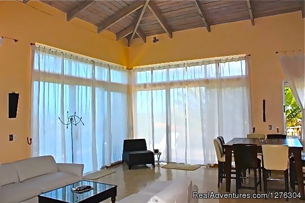Living Room | Vieques-villa Top of the Heap | Image #4/25 | 