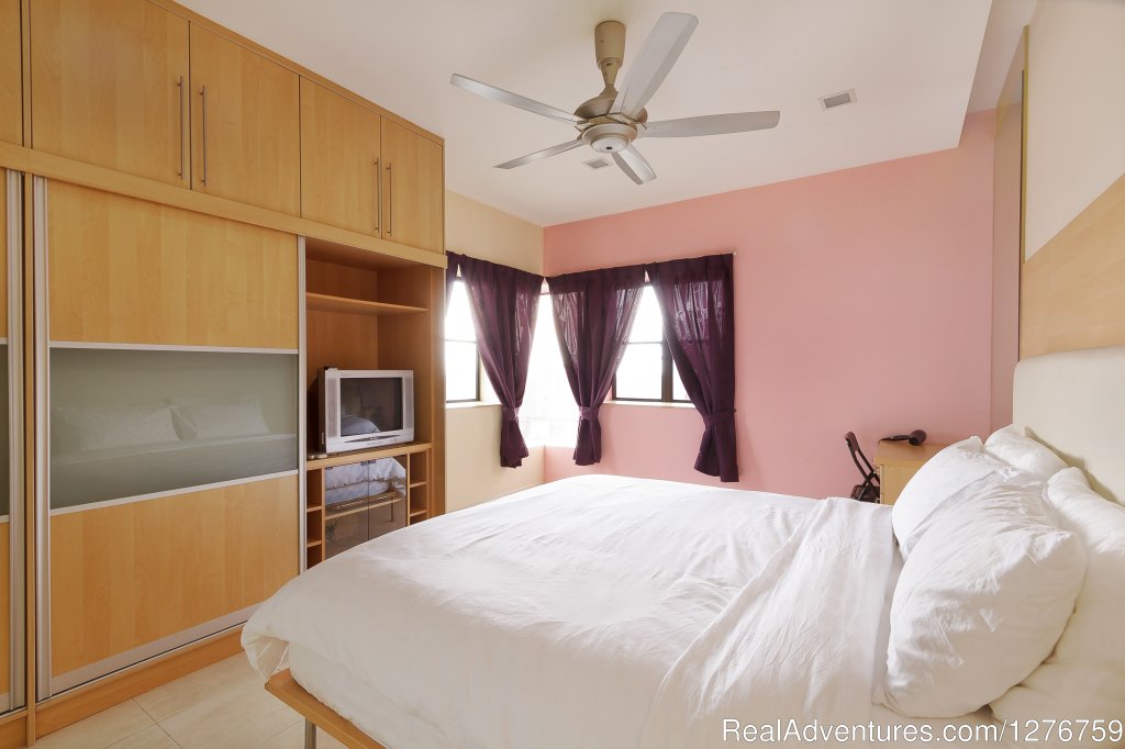 Very Clean and Central Fully Furnished Condo | Image #7/10 | 