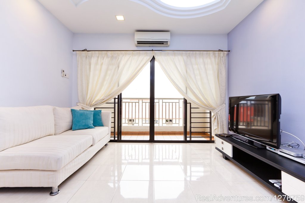 Very Clean and Central Fully Furnished Condo | Image #8/10 | 
