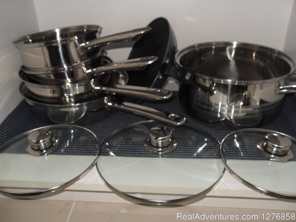 Stainless pots and pans | Sea Residences Condominium next to SM Mall of Asia | Image #14/19 | 