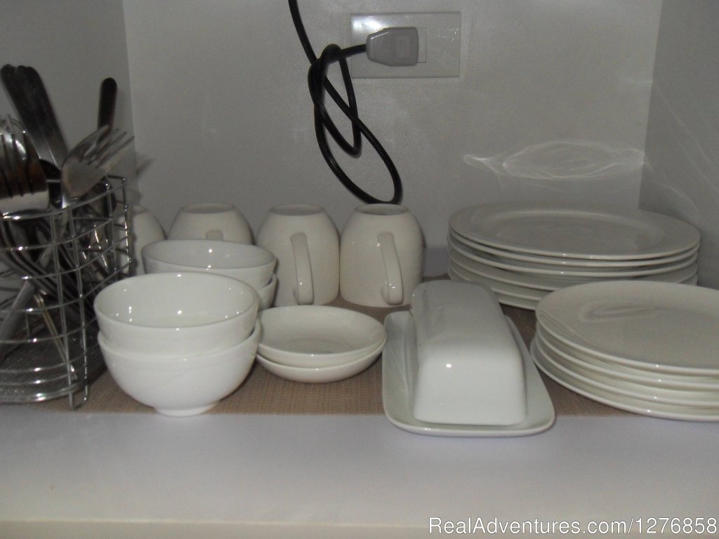 Plates, cups and cutlery | Sea Residences Condominium next to SM Mall of Asia | Image #13/19 | 