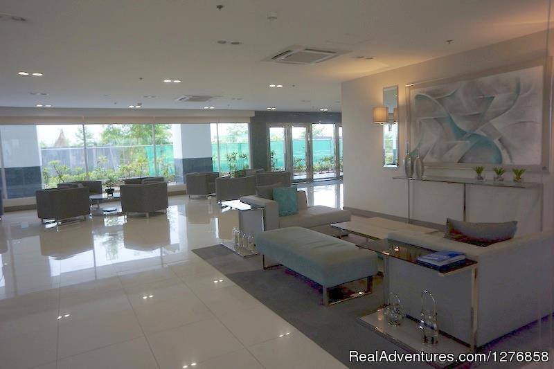 Stylish lobby | Sea Residences Condominium next to SM Mall of Asia | Image #4/19 | 