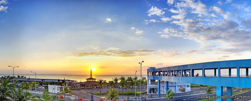 Sunrise with Manila Bay view | Sea Residences Condominium next to SM Mall of Asia | Image #17/19 | 