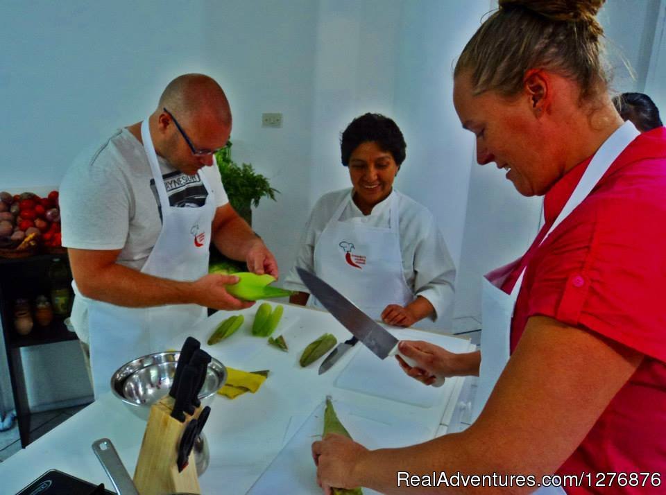 Preparing Humintas an andean dessert | Cooking classes in Arequipa | Image #11/23 | 