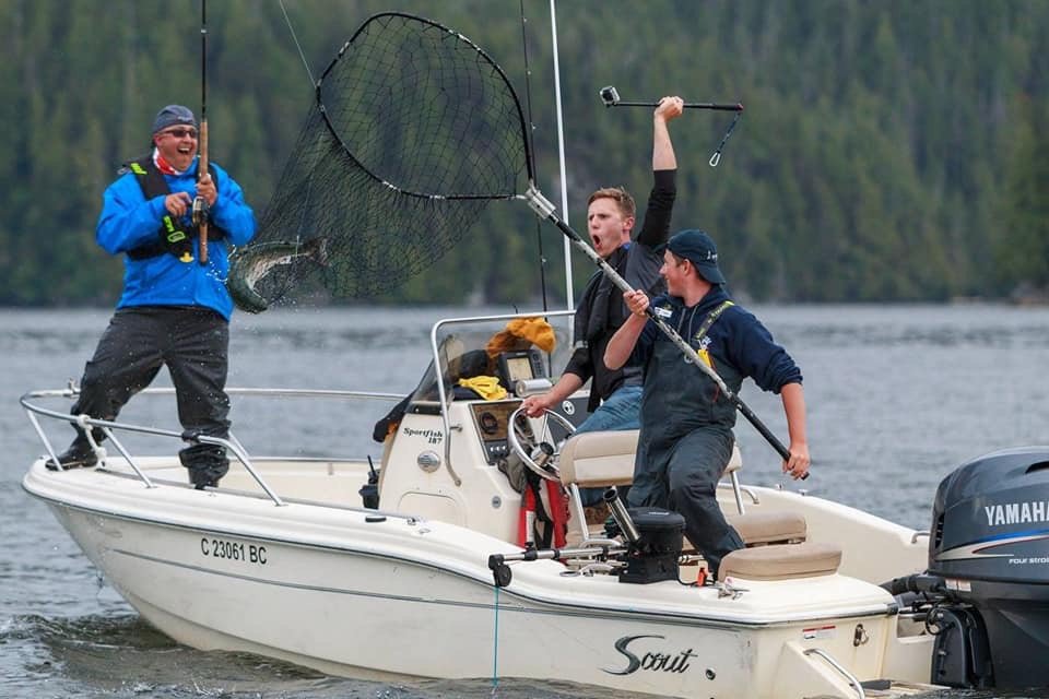 Rivers Inlet Sportsman's Club Fishing Lodge | Image #2/8 | 