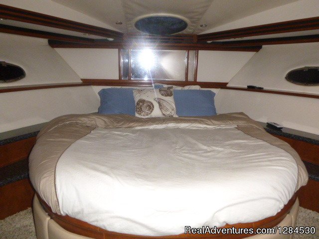 Bedroom 1 - Forward Berth | Yacht Charter Cruise Packages in Southwest Florida | Image #6/26 | 