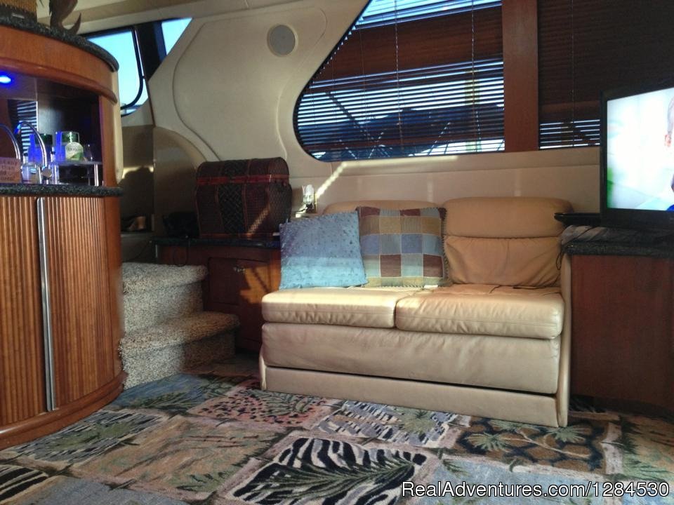 Port side of vessel | Yacht Charter Cruise Packages in Southwest Florida | Image #5/26 | 
