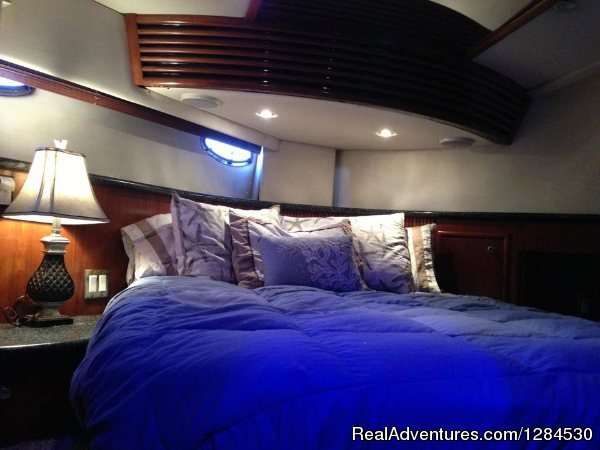 Master Bedroom Pic | Yacht Charter Cruise Packages in Southwest Florida | Image #16/26 | 