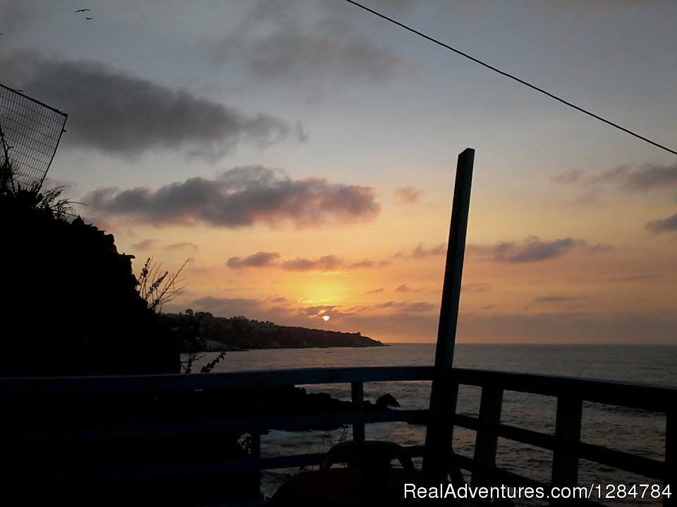 Sunset over the rocks | Residencial Rompe Olas Cartagena | Image #3/6 | 